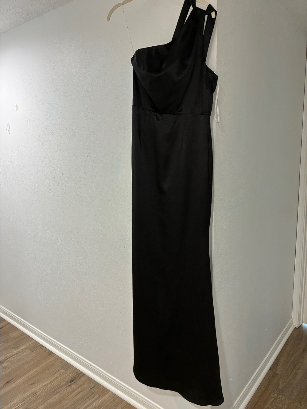 Lulu's Black One-Shoulder Satin Gown